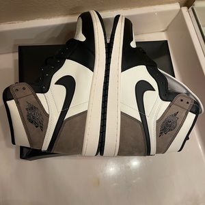 Jordan 1 dark mocha